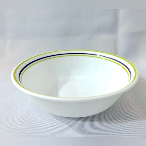 Corelle by Corning coffee cups, bowls and plates (12 pieces) - Picture 6 of 7